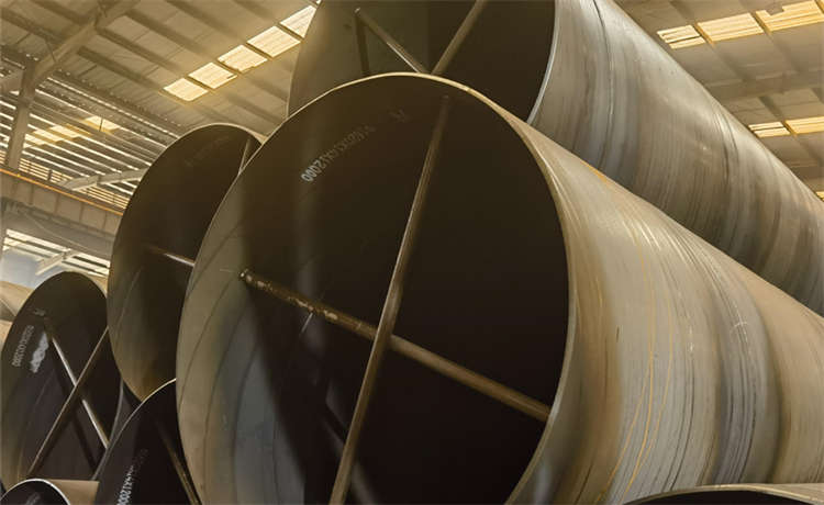 1520-12mm螺旋鋼管,325-10mm螺旋焊管,1324mm螺旋焊管,鋼材場Q355B鋼板