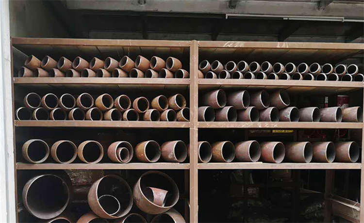 鋼材場(chǎng)排水螺旋鋼管,2150mm打樁鋼護(hù)筒,529-10螺旋焊管,800螺旋焊管